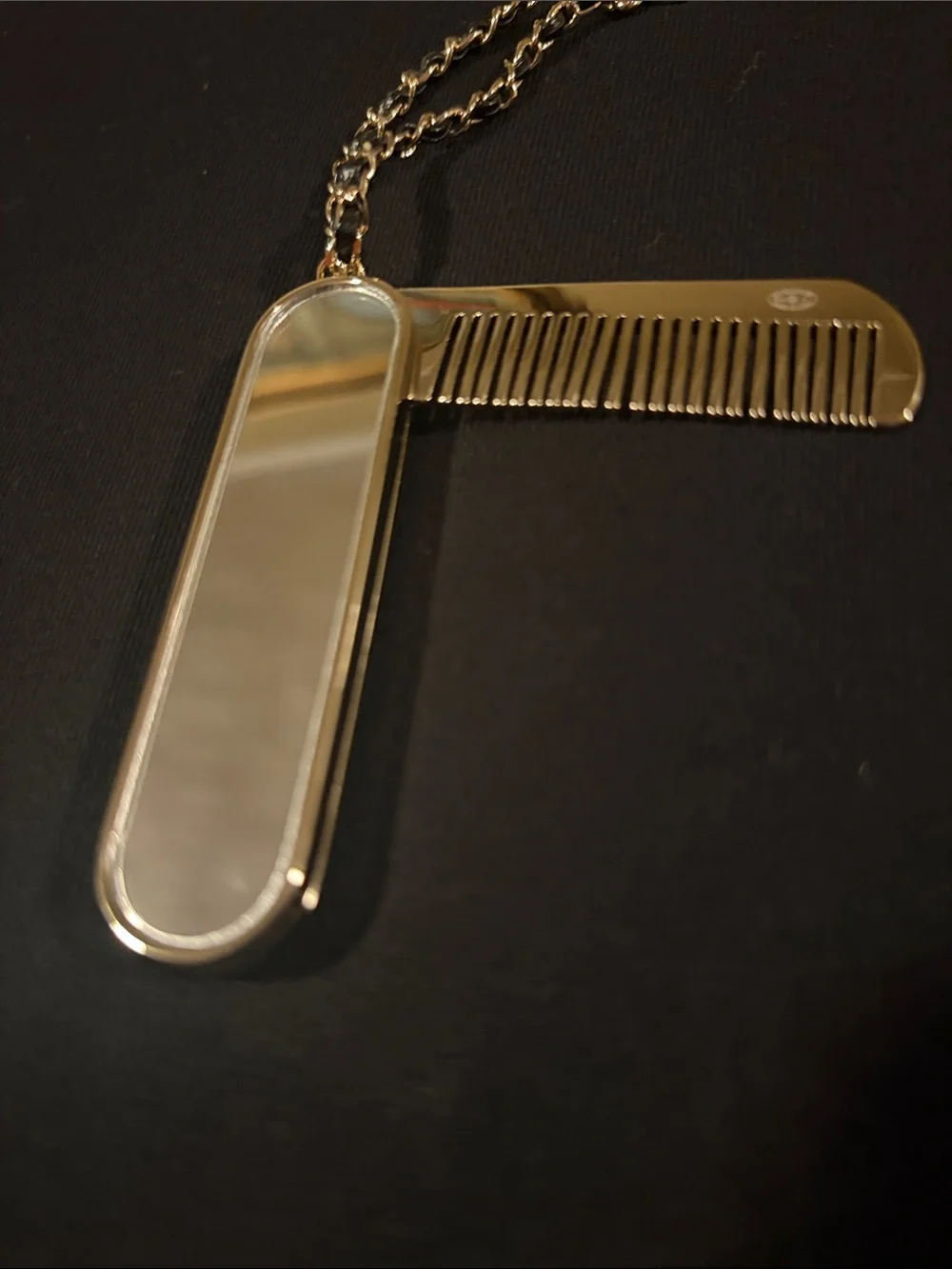 🪮 Chanel Beauty 🪞 compact Hair Comb / Mirror Pendant 🖤 Chain Necklace ⛓️